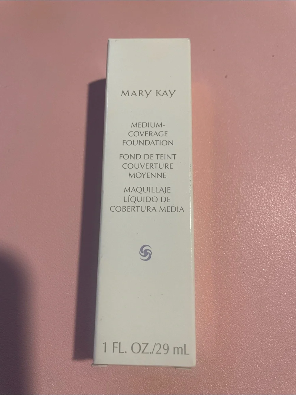 Mary Kay Medium-Coverage Foundation - shade Ivory 1
